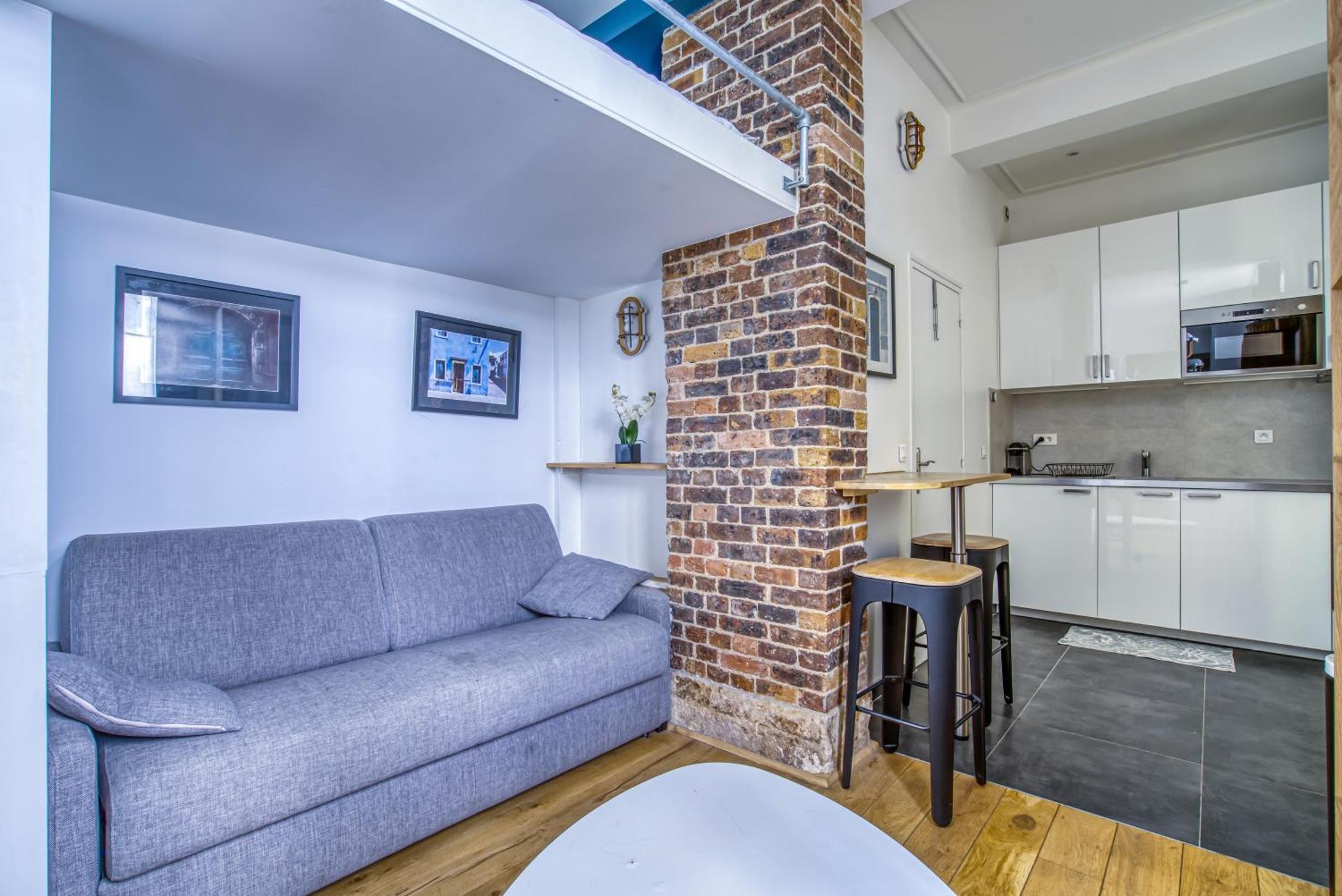 Nemo, Avec Mezzanine Sur Cour Porte Maillot Appartement *